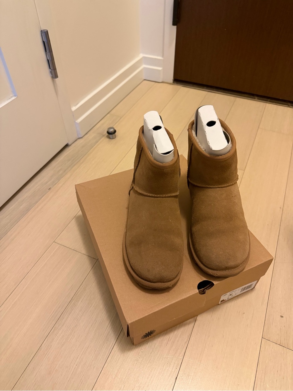 UGG Women's Chestnut Suede Short Booties